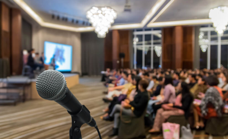  Aprende a expresarte con fluidez en inglés para presentaciones y conferencias